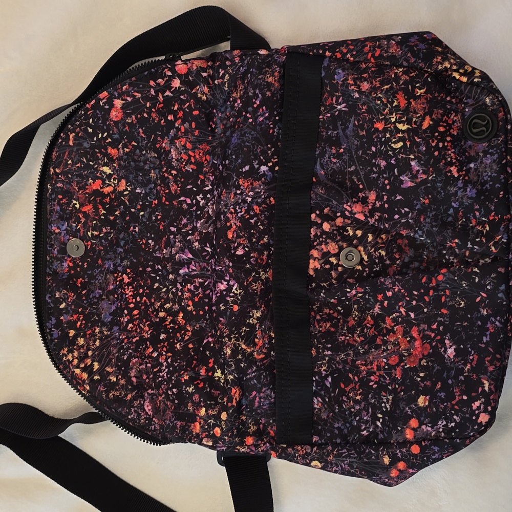 Lululemon Black Multicolor Crossbody Bag - Picture 5 of 7